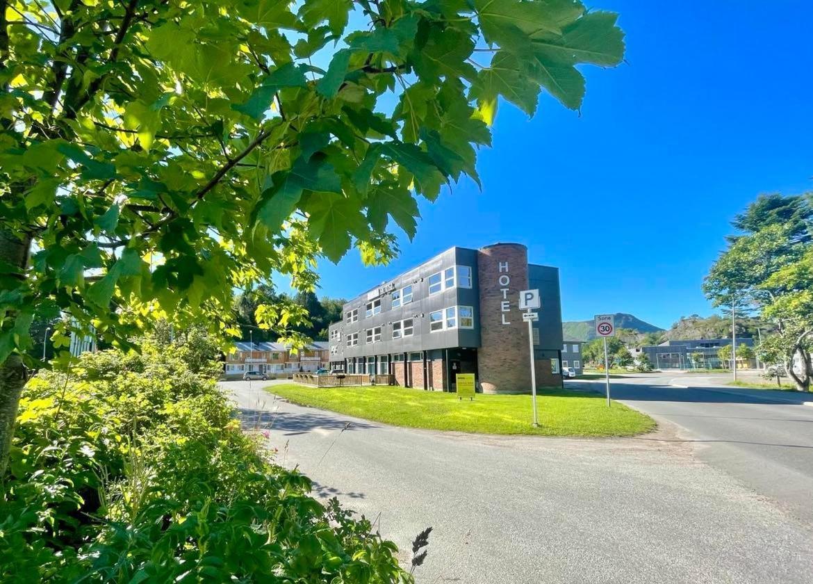 Marina Hotel Lofoten スヴォルヴァール エクステリア 写真